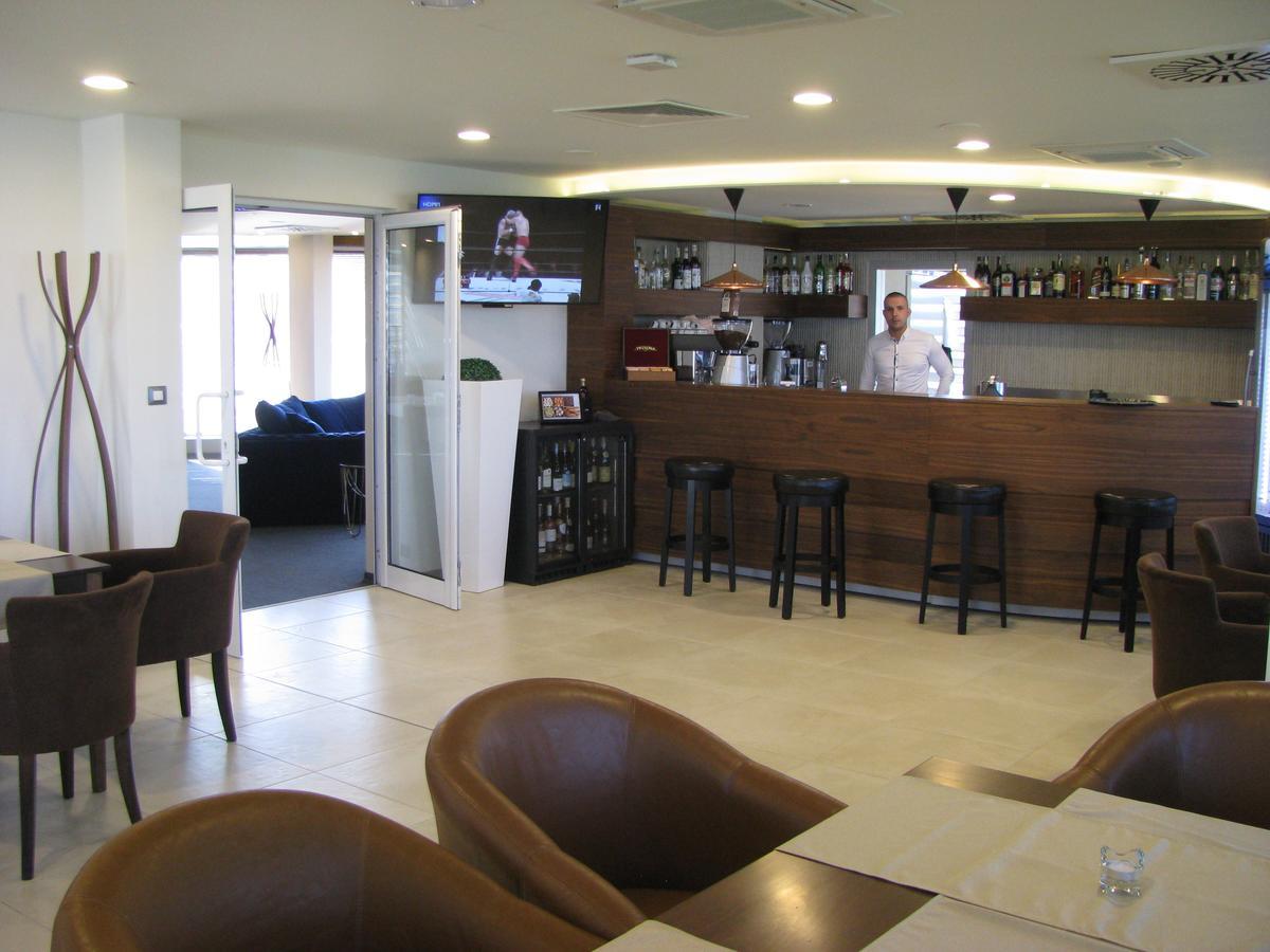 Bon Bon Park Hotel & Spa Boyana Sofia Exteriör bild